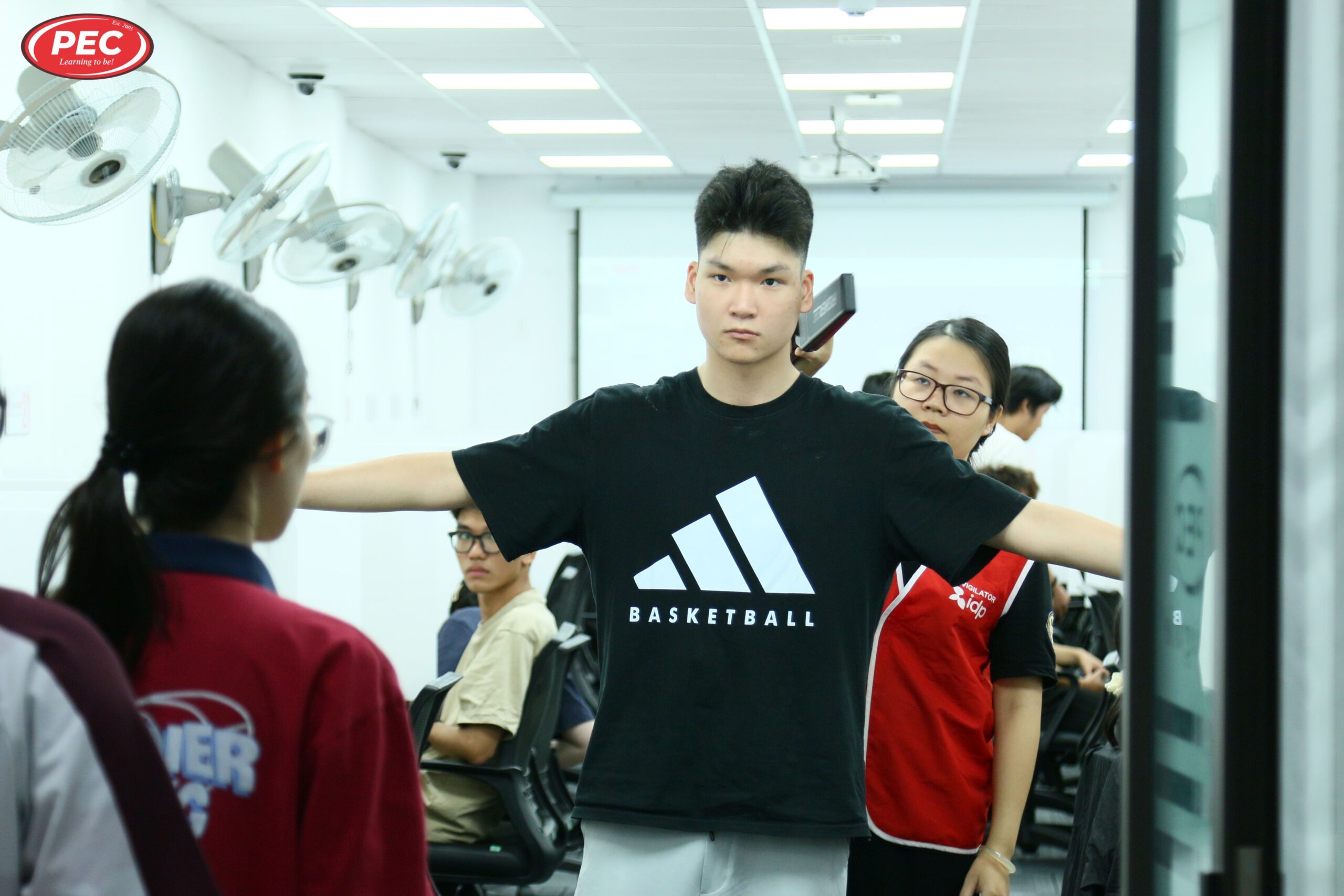 Thi IELTS chính thức