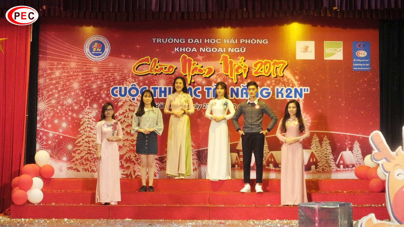 Văn nghệ chào mừng