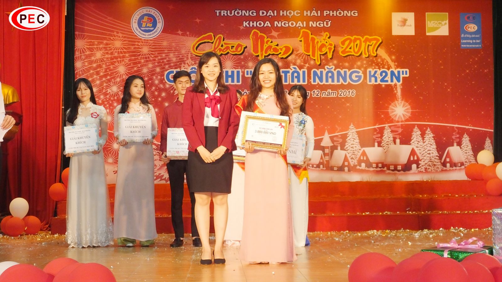 Hoa chúc mừng của khách mời
