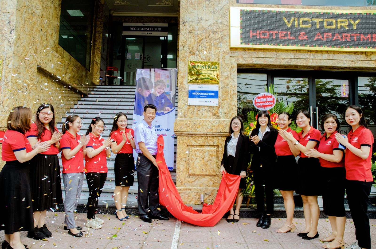 Lễ trao biển Nisai Learning Hub.